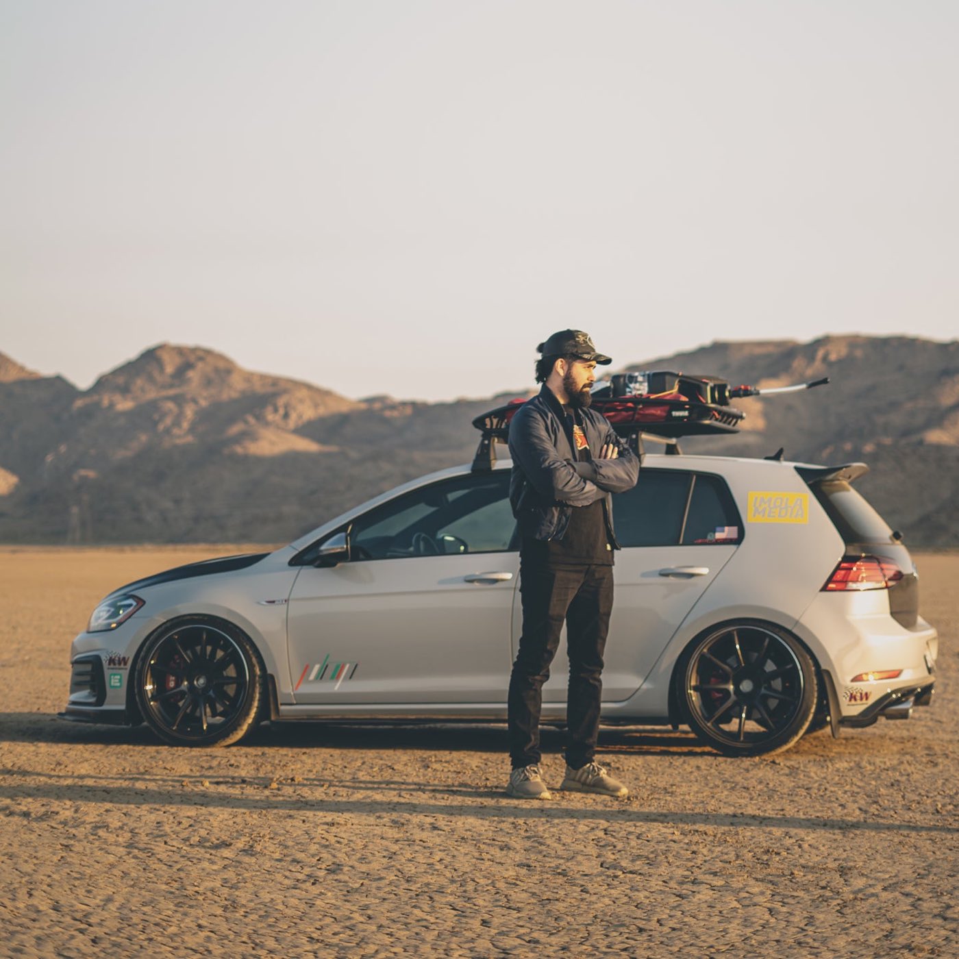 iE 塗裝 Golf GTI 於沙漠